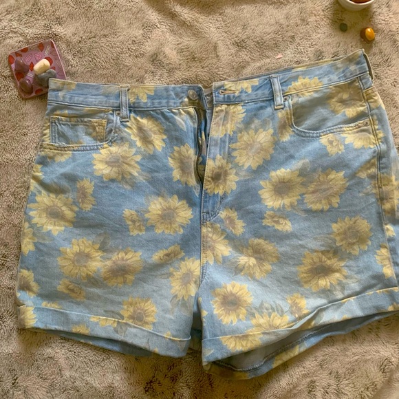 American Eagle Denim Sunflower Shorts 